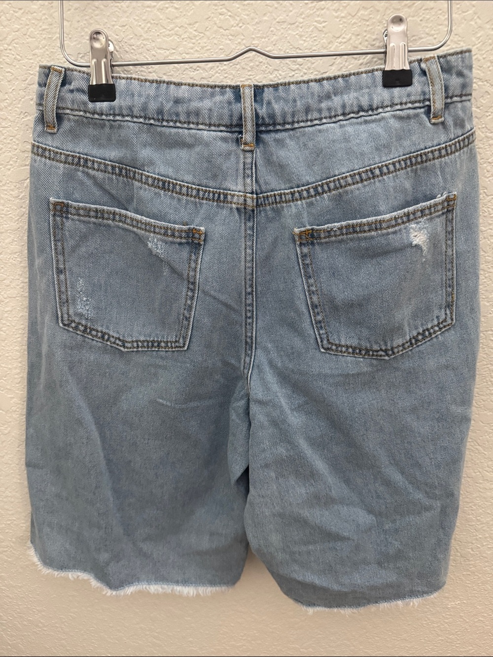 Future Collective Alani Noelle Distressed Denim Bermuda Shorts Size 4 NWT - Picture 7 of 7